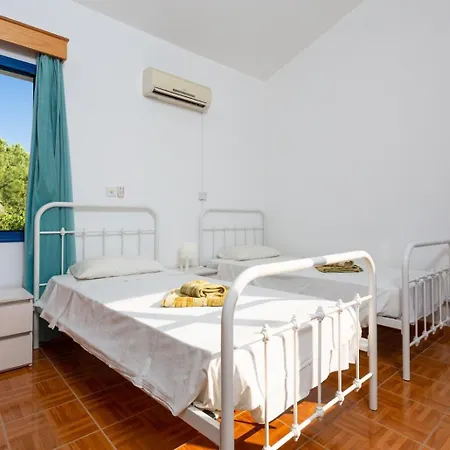 Charoula Tessera Villa Polis